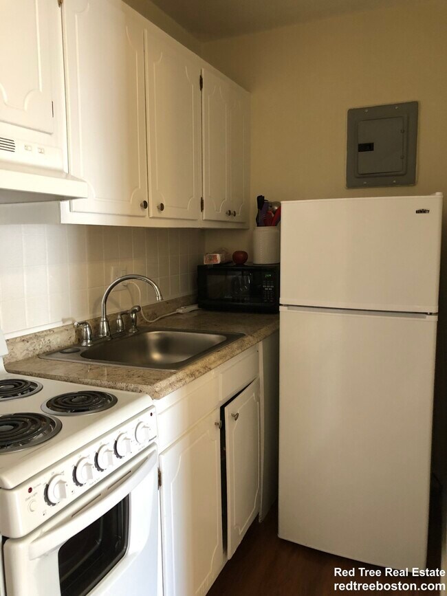 Foto del edificio - 176 N Beacon St