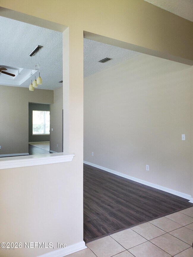 Building Photo - 1042 Briarcreek Rd