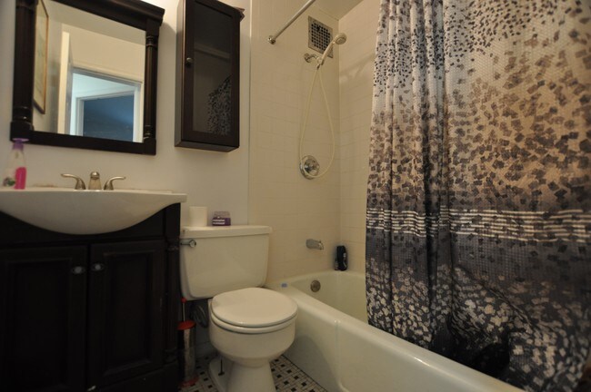 Foto del edificio - 1220 Lexington Ave