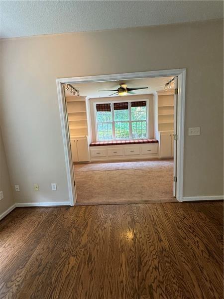 Building Photo - 402 Bottesford Dr NW