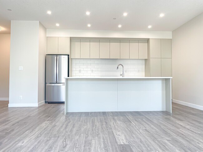 Photo du bâtiment - 4160 Norford Ave NW