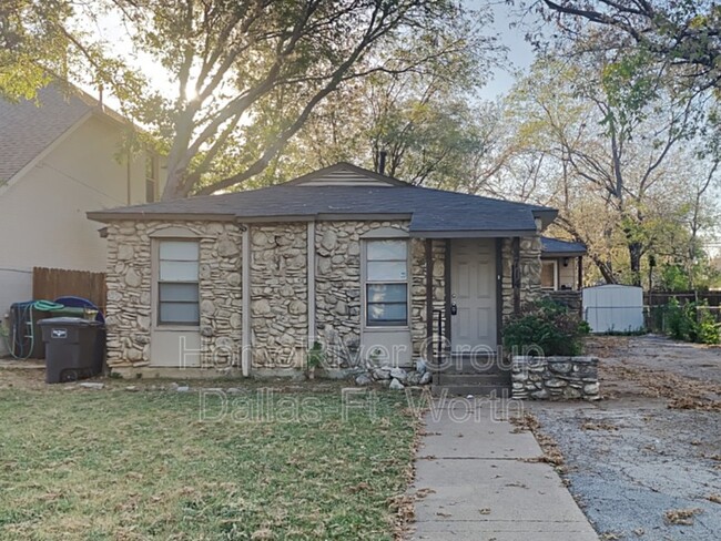 Building Photo - 2714 Townsend Dr