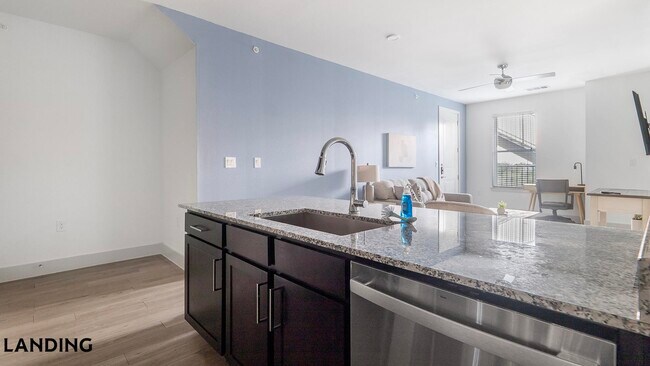 Foto del edificio - 8110 Blue Goose Rd