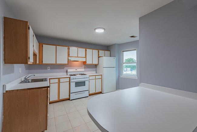 Photo - 104 N Graham Apartment