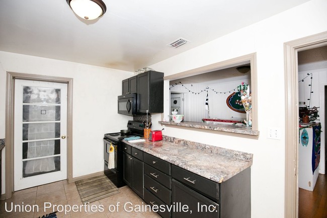 Building Photo - 4 br, 2 bath House - 2718 W University Avenue