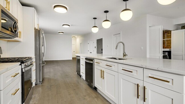Building Photo - 06 - Mil 1371 LLC