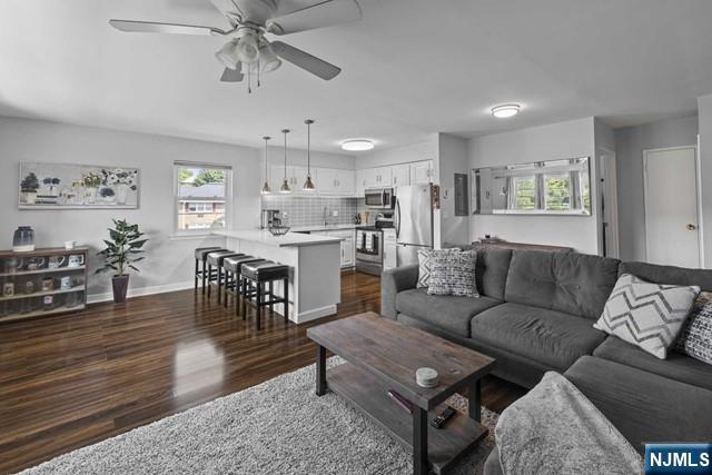 Primary Photo - 133 N Maple Ave