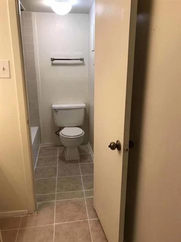 Foto del edificio - 6050 Melody Ln