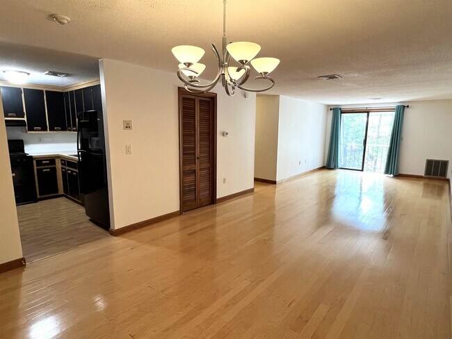 Foto del edificio - 116 Bluestone Dr