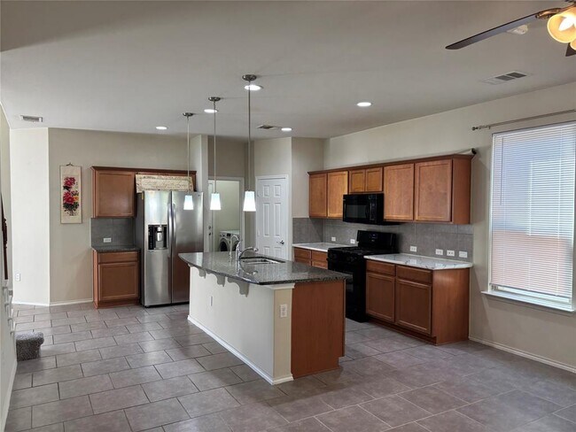 Foto del edificio - 9410 Privet Dr