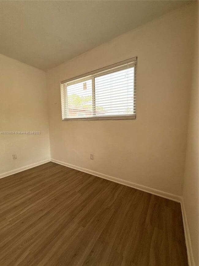 Foto del edificio - 5515 NW 6th Pl