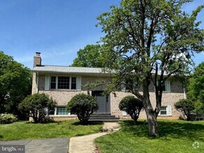 Building Photo - 7209 Popkins Farm Rd