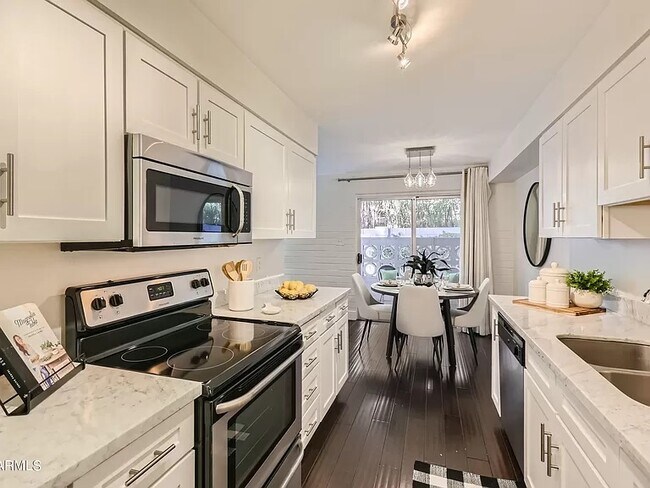Foto del edificio - 4924 N 73rd St