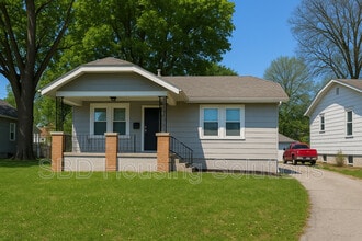 Building Photo - 540 S Willow Ave