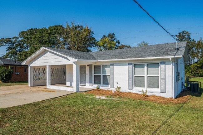 Foto del edificio - Bright, Updated & Ready for You – 3BR Home...