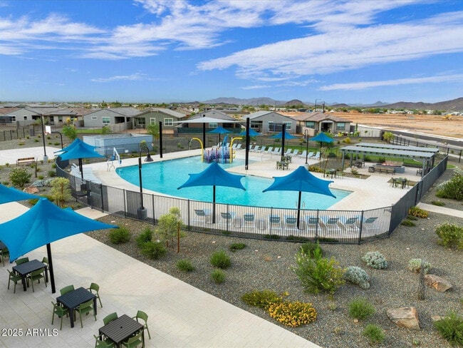 Foto del edificio - 15982 W Desert Spoon Dr