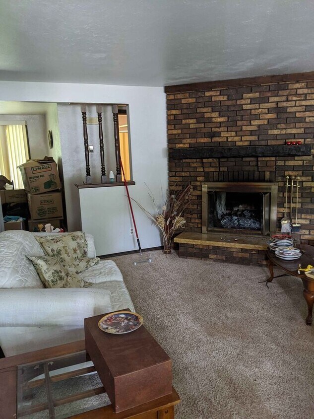 1129 Anchor Dr, Howard, WI 54313 House Rental in Howard, WI