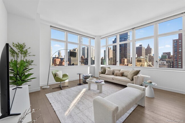 Building Photo - 305 E 51st St