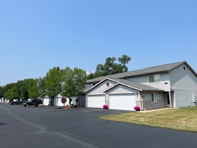 Property Front - 2815 Lakeshore Dr