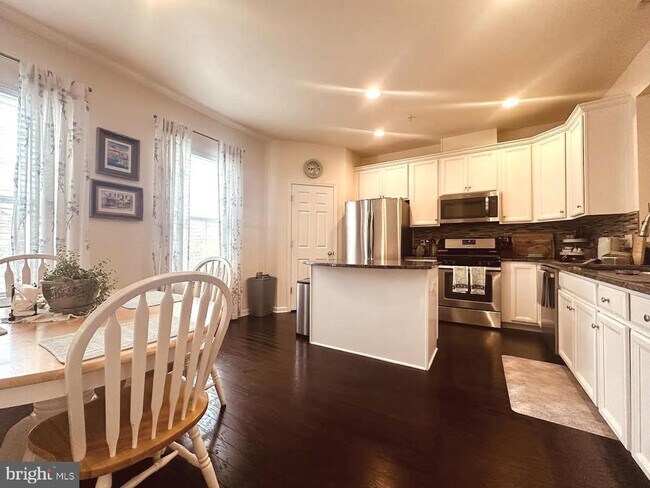 Foto del edificio - 1746 Beacon Ln