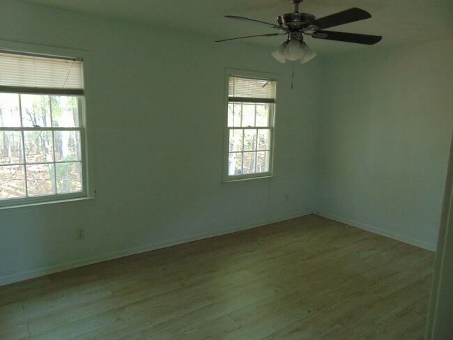 Building Photo - 1750 Southgate Ln SE