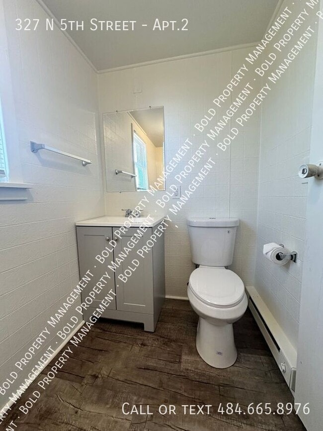 Building Photo - 327 N 5th St