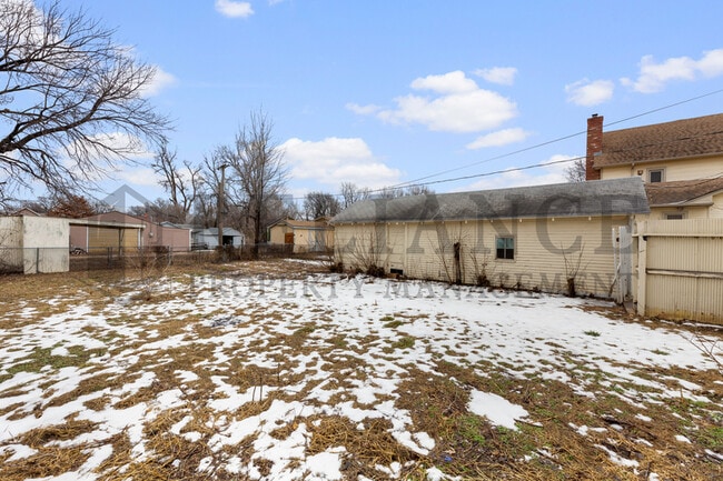 Building Photo - 118 S Sedgwick St