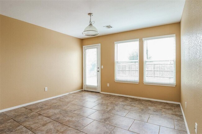 Building Photo - 426 English Elm Ln