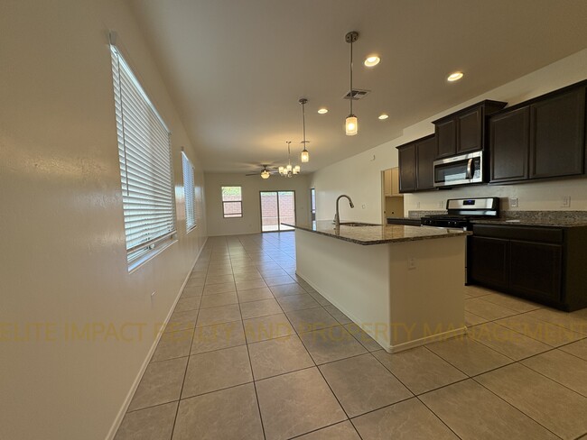Building Photo - 7046 E Calle Arco Iris