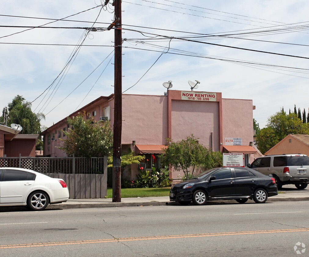 Foto del edificio - 15929 Vanowen St
