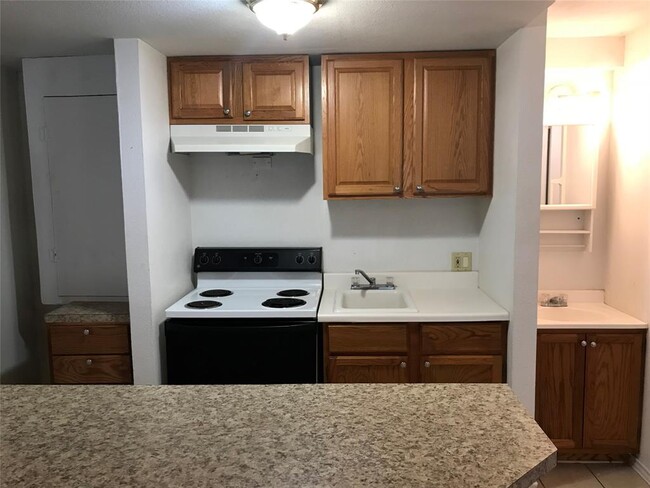 Foto del edificio - 5914 Lago Vista Way