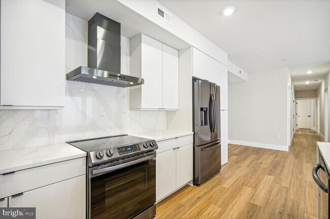 Foto del edificio - 1521 Varnum St NW
