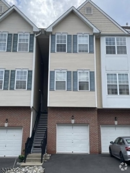 Building Photo - 145 Conover Terrace