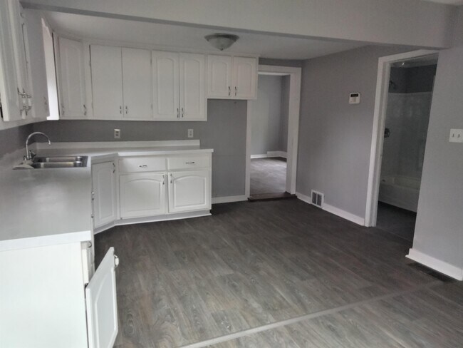Building Photo - 4585 N 50th St