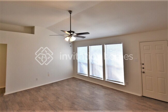 Foto del edificio - 6386 Twilight Cir