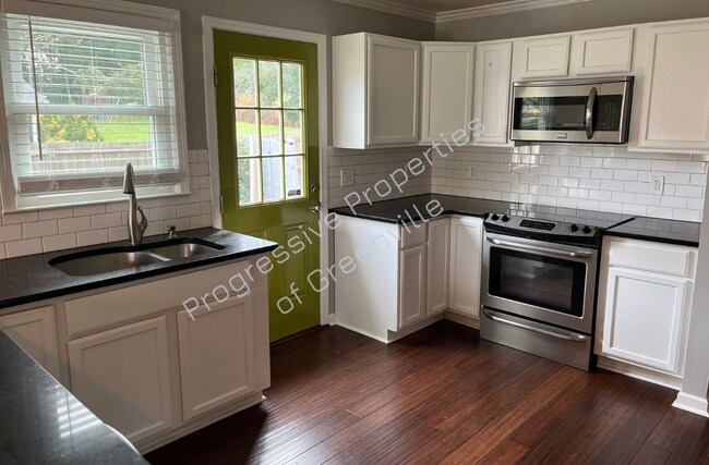 Foto del edificio - 10 Meadowview Dr