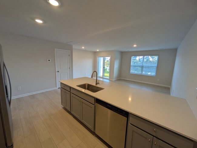 Building Photo - 831 Powder Br Dr