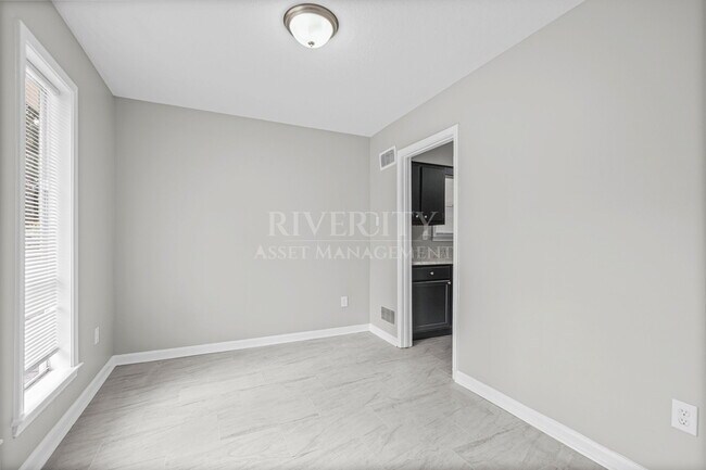 Building Photo - 1785 Santa Clara Ave