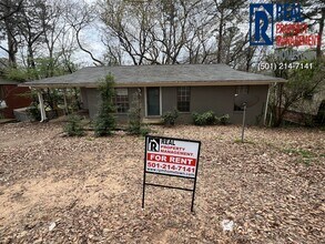 Building Photo - 6901 Archwood Dr