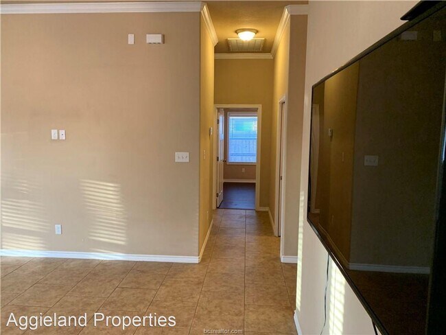 Building Photo - 4 br, 3 bath House - 3528 Davidson