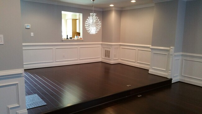 Comedor - 12115 Ivory Fashion Ct