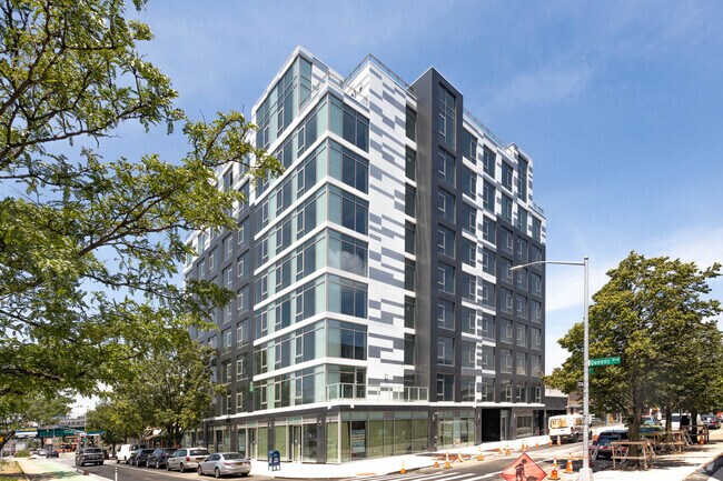Building Photo - 5011