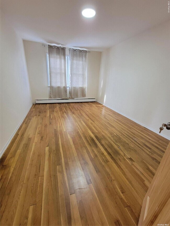 Building Photo - 59-24 Kissena Blvd