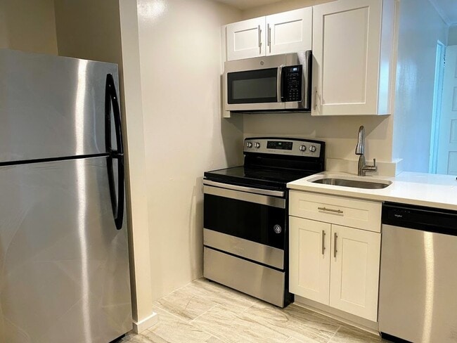 Photo - 5603 Fair Oaks St Apartment