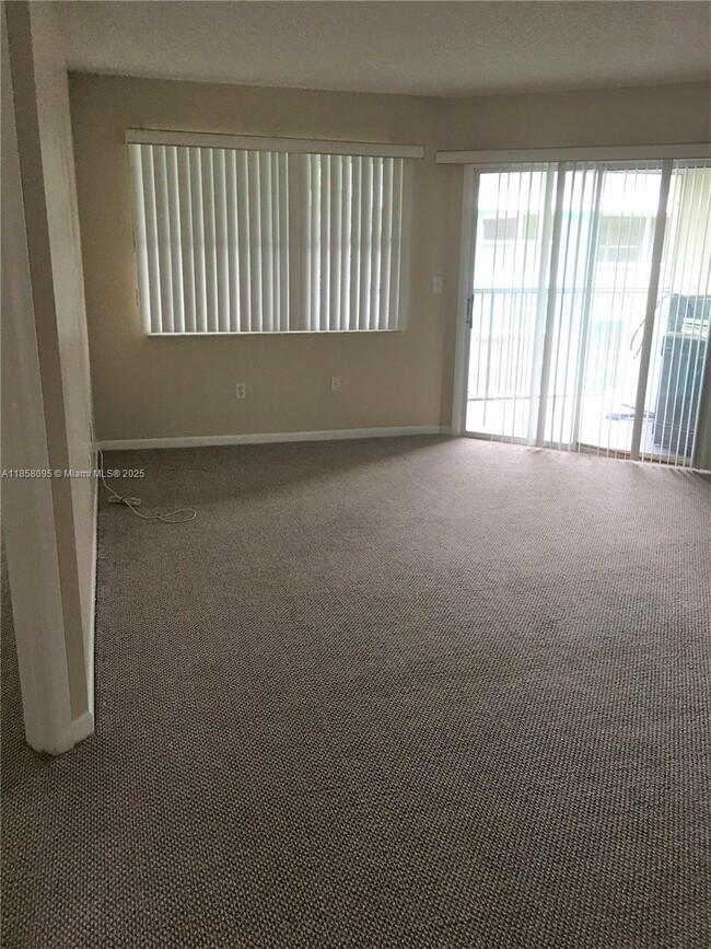 Foto del edificio - 2610 SE 21st Ct