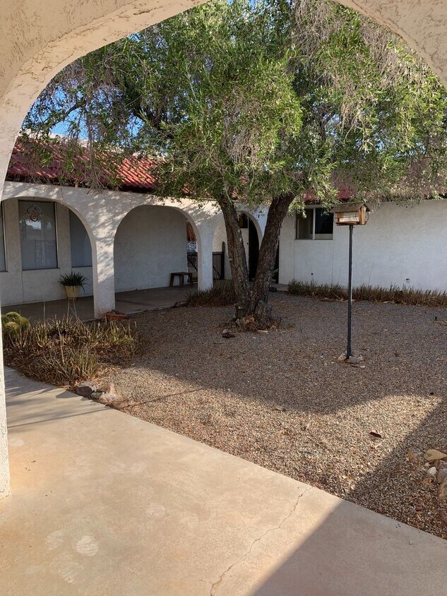 Primary Photo - 3411 &amp; 3415 Tomahawk Dr.