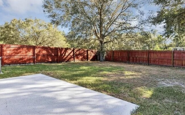 Foto del edificio - 2110 Whispering Trails Blvd