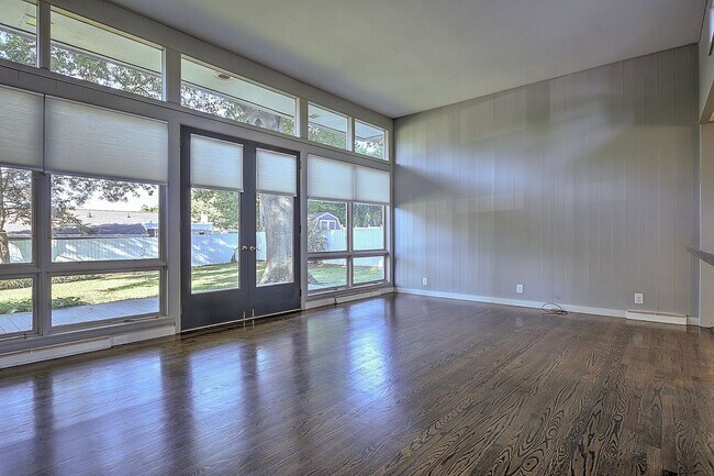Foto del edificio - 3 Bdrm / 2 Bath One Level Home   Kingsport, TN