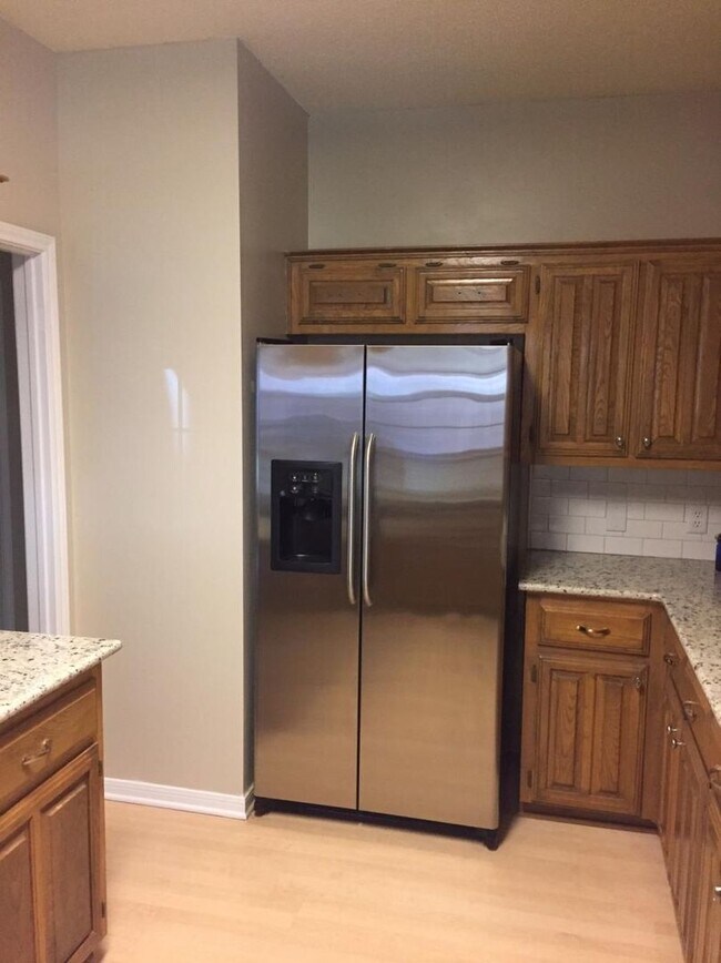 Foto del edificio - Updated Midway ISD Home