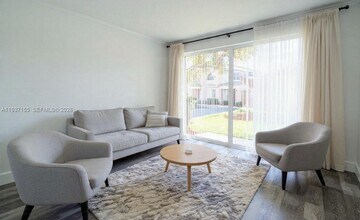 Building Photo - 230 SE 29th Ave